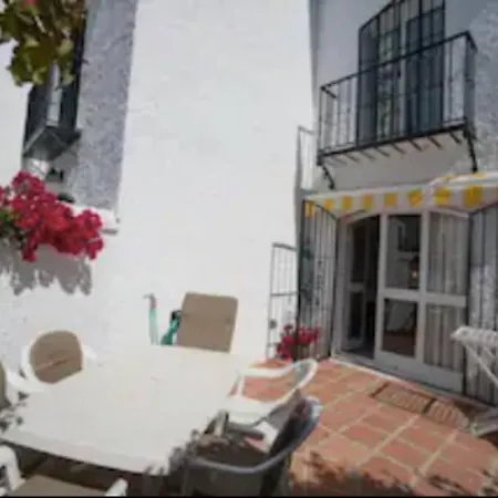 Pinos 15 Nerjarent Lägenhet