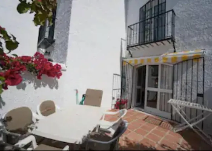 Pinos 15 Nerjarent Apartment